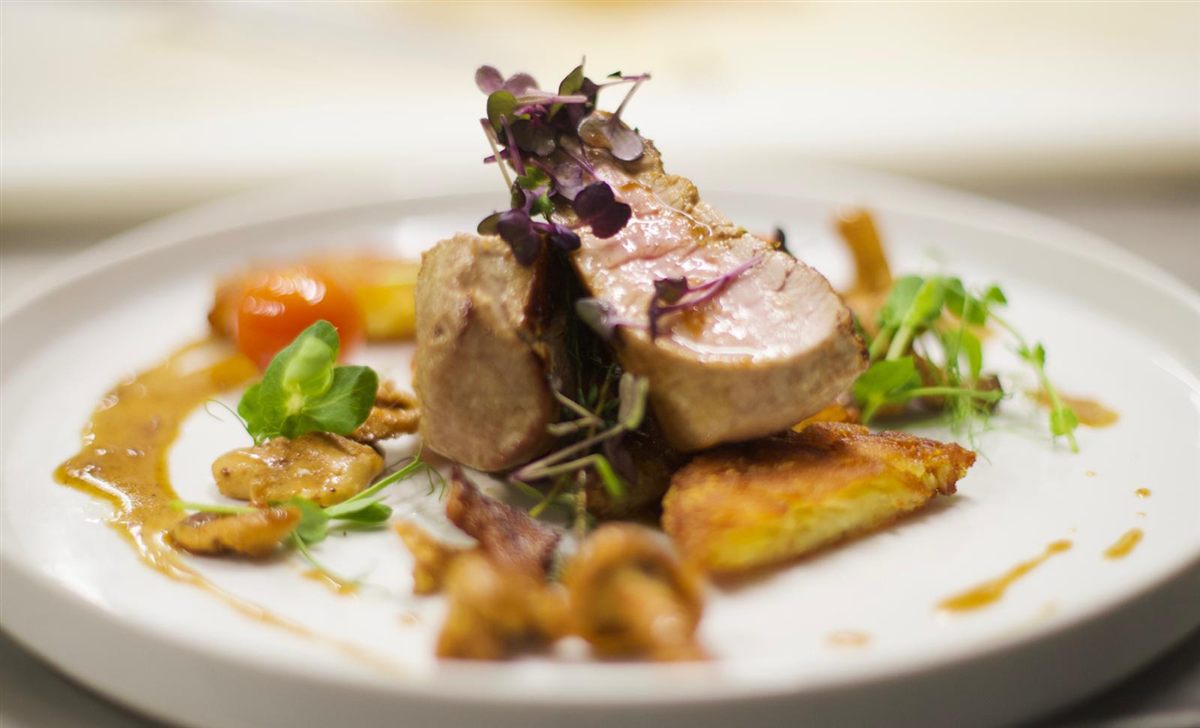 Rosa gebratenes Filet mit Pfifferlingen und Kartoffelrösti